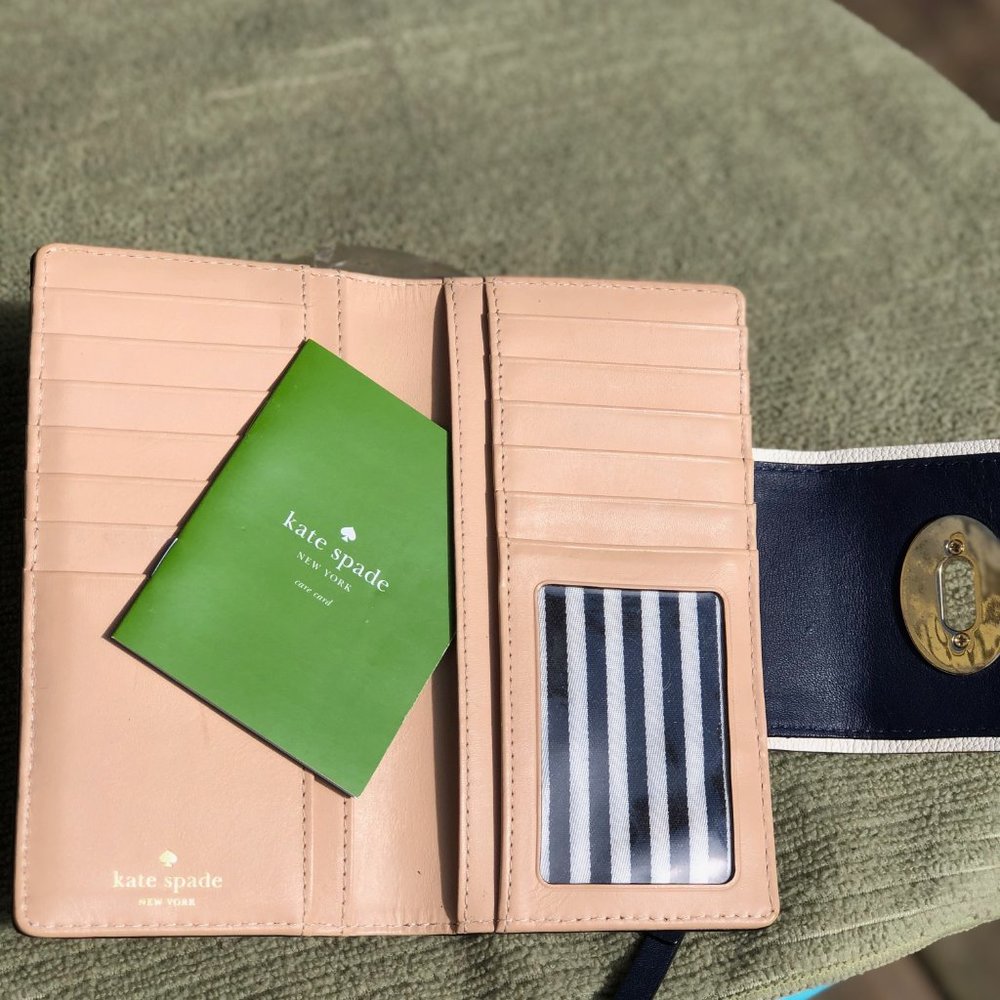 Kate Spade Wallet - Picture 3 of 3